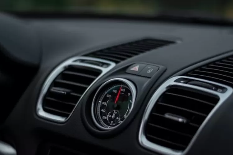 AC pada mobil (Realitasonline.id - Unsplash-Olav Tvedt)
