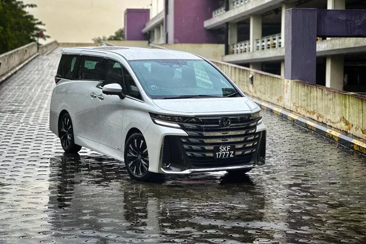 Toyota Vellfire Hybrid dilengkapi mesin 2.487 cc, empat silinder inline menghasilkan 180 hp dan torsi 270 Nm.  (The Business Time)