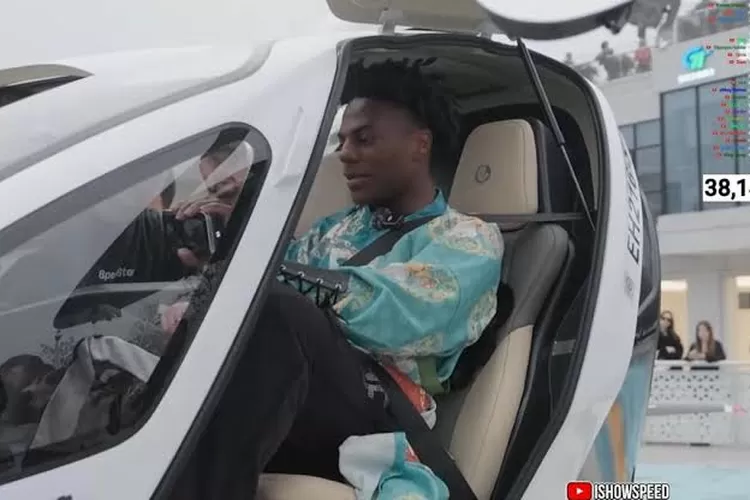 Ekspresi kaget IShowSpeed saat mobil terbang China melesat di udara bikin netizen ngakak dan kagum bareng Realitasonline.id/YouTube Ishowspeed