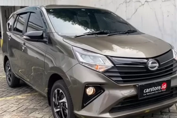 Daihatsu Sigra 1.2 Type R 2025 hadir dengan desain eksterior yang lebih modern dan sporty. (Tangkapan Layar YouTube Carstore Indonesia)