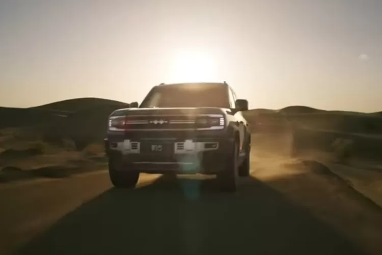 BYD (Build Your Dreams) adalah produsen otomotif asal Tiongkok, yang kini menjadi salah satu pemimpin global dalam kendaraan listrik (EV). (Tangkapan Layar YouTube O Blitz)