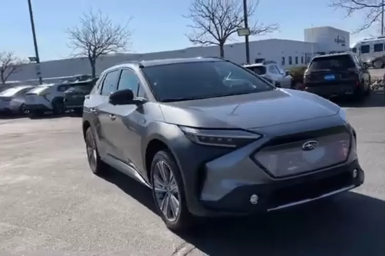 Subaru Solterra Limited 2025 adalah SUV bertenaga listrik yang dirancang untuk berpetualang, kini tersedia di Nevada Utara, termasuk Reno , Lake Tahoe , Carson City , dan Roseville . 