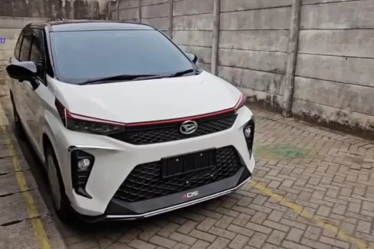 Daihatsu Xenia 2025 resmi diluncurkan di Indonesia sebagai MPV 7 penumpang yang mengusung desain modern, fitur canggih, dan harga kompetitif. (Tangkapan Layar YouTube Otomotif Terbaru)