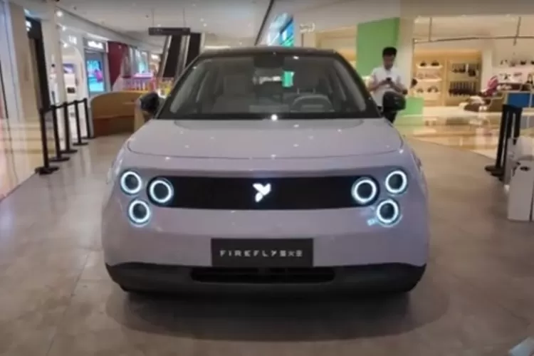 All New Nio Firefly EV 2025 adalah hatchback listrik kompak terbaru dari Nio yang dirancang untuk pasar global, termasuk Eropa dan Asia Tenggara. (Tangkapan Layar YouTube AutoWorld)