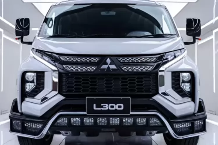 Mitsubishi L300 telah menghadirkan versi terbaru yang lebih modern, termasuk varian Minibus, yang dirancang untuk kebutuhan transportasi penumpang. (Tangkapan Layar YouTube Auto Garage)