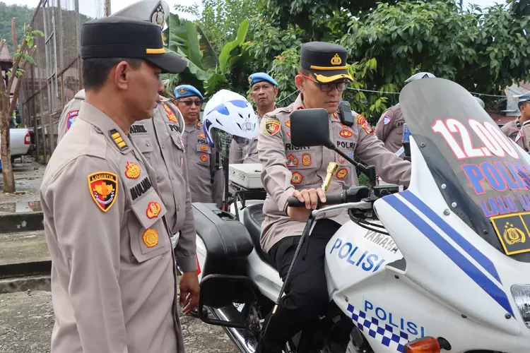 Kapolres Aceh Selatan, cek langsung kendaraan dinas anggota. (realitasonline.id/ zul)