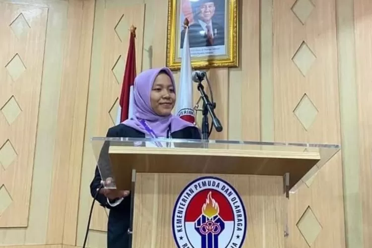 Nurul Ain Hayati Rangkuti siswi MAN 1 Madina Sumut calon diplomat lulus SNBP 2025 di UI.