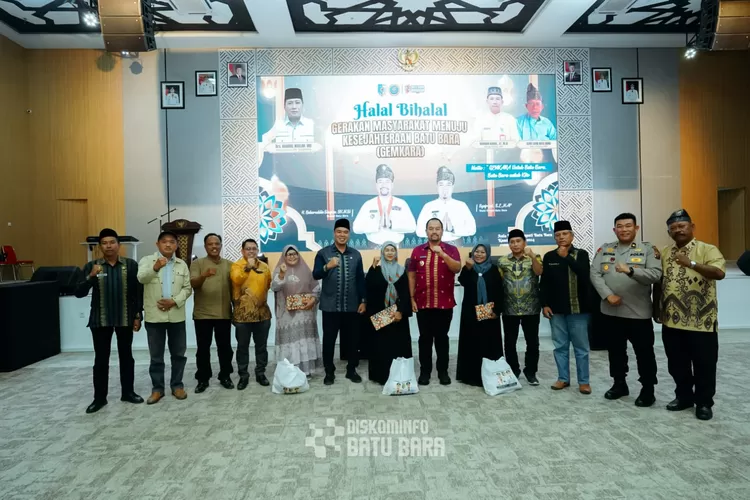 Bupati Batubara Baharuddin Siagian bersama GEMKARA saat halal bihalal