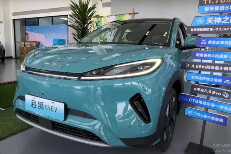 BYD Sea Lion 05 EV 2025 adalah SUV listrik kompak terbaru dari BYD yang mengusung desain modern dan fitur canggih, dirancang untuk pasar global. (Tangkapan Layar YouTube AutoWorld)