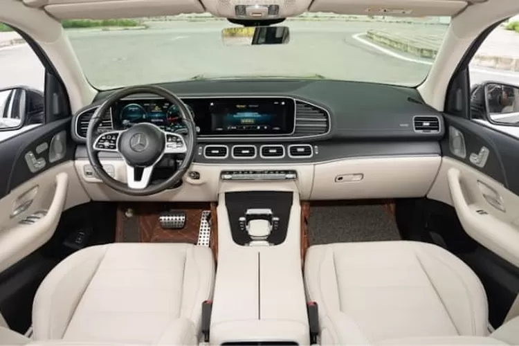 Interior mobil yang bersih (Realitasonline.id - Unsplash-NAM CZ)