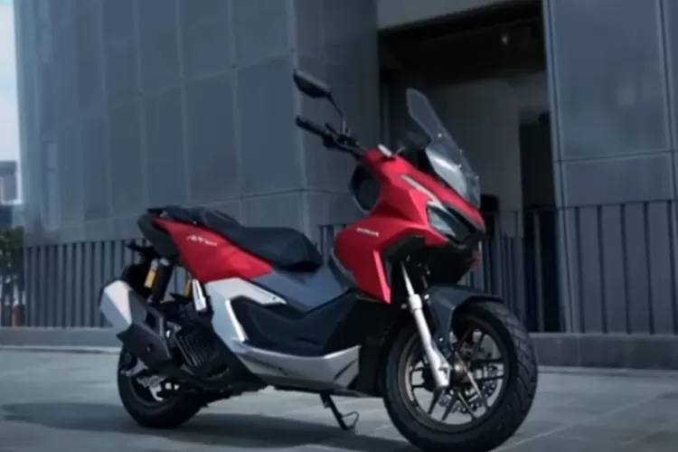  ​PT Astra Honda Motor (AHM) telah mengumumkan penarikan kembali (recall) terhadap sejumlah unit Honda ADV 160 dan PCX 160 produksi tahun 2022. (Tangkapan Layar YouTube Automotive Info)