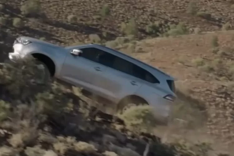 mobil diesel baru Isuzu MU-X (MUX) yang dirilis terbaru, khususnya di pasar Indonesia (Tangkapan Layar YouTube  O Blitz)