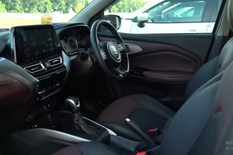 Suzuki Fronx 2025 hadir sebagai crossover kompak terbaru dari Suzuki yang menggabungkan desain stylish dengan fitur modern dan performa efisien. (Tangkapan Layar YouTube  Otodriver)