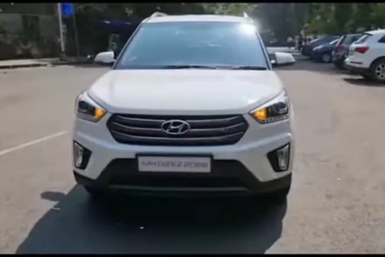 Hyundai Creta SX Plus MT 1.6 VTVT merupakan varian menengah ke atas dari Hyundai Creta dengan transmisi manual (MT) dan mesin bensin 1.6L VTVT. (Tangkapan Layar YouTube  RS Motors (Malabar Hill - Mumbai))