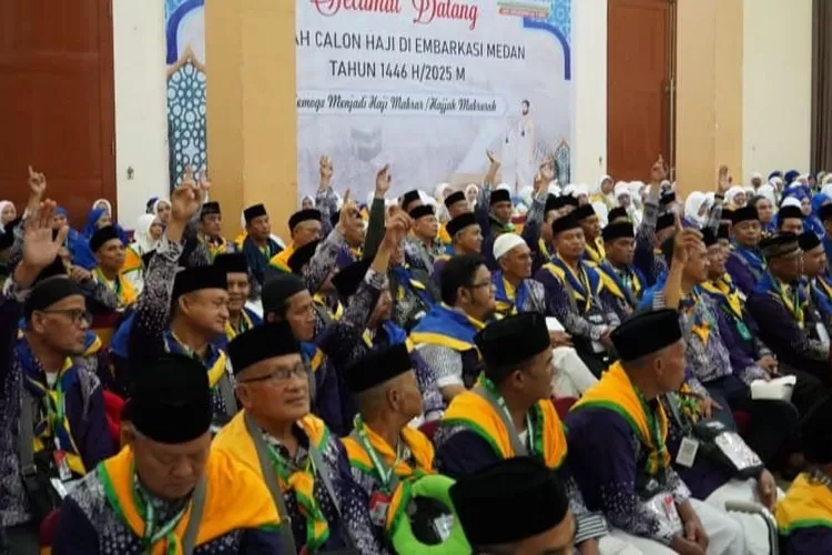 Jemaah Calhaj asal Tapsel yang tergabung dalam Kloter 20 Tiba di Asrama Haji, Sabtu (24/5/2025) malam.