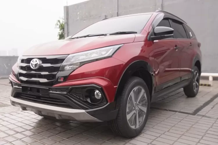 Toyota Kijang Innova Reborn Diesel 2025 hadir dengan sejumlah pembaruan signifikan yang membuatnya semakin menarik bagi konsumen, bahkan mempengaruhi pasar mobil bekas. (Tangkapan Layar YouTube Galeri Otomotif Channel)