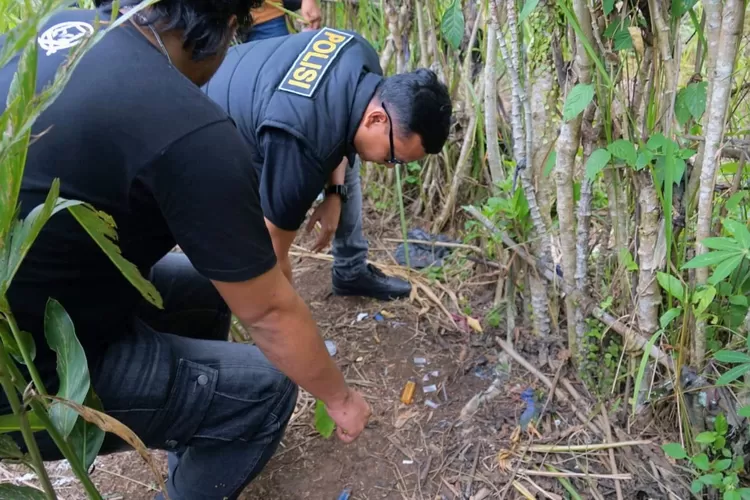 Personil Polres Padangsidimpuan melaksanakan operasi GSN di dua lokasi berbeda di wilayah hukum Kota Padangsidimpuan, Sabtu (31/5/2025). (Realitasonline.id - RI)