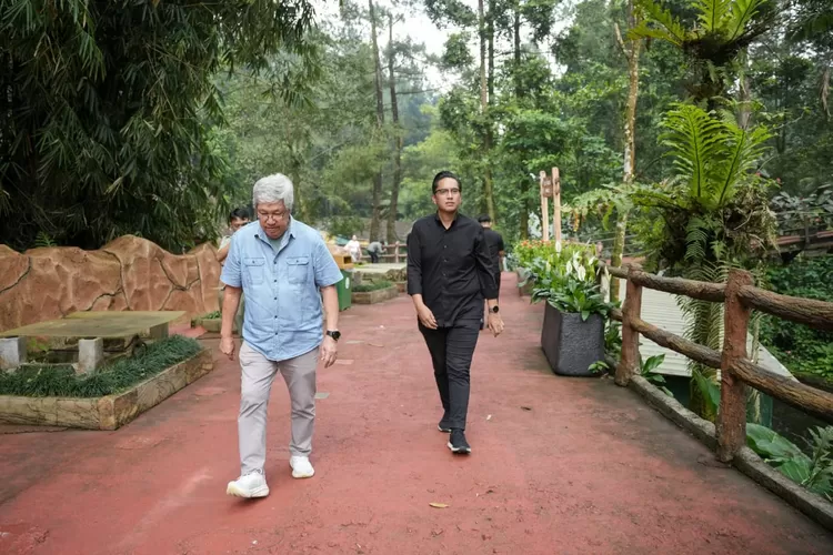 Ingin benahi Medan Zoom, Walikota Rico Waas minta masukan Komisaris Taman Safari Indonesia Bogor, Jumat (30/5/2025).