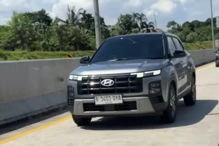persaingan ketat melawan mobil-mobil asal Tiongkok yang semakin agresif di pasar Indonesia, seperti Chery Omoda 5, Wuling Alvez, dan Haval Jolion. (Tangkapan Layar YouTube  CVT Indonesia)