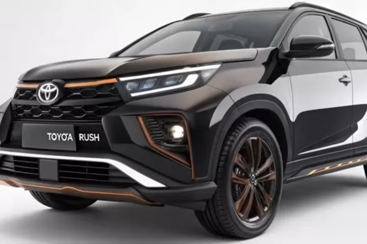 Toyota Rush 2025 yang kini resmi hadir dengan berbagai penyegaran. (Tangkapan Layar YouTube  Luxury Vibes)