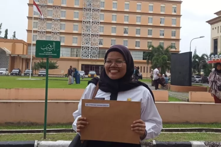 Fitriyana Sakinah Daulay berjuang dengan bekerja keras kunci sukses lulus CPNS di Kemenag. Kini dia guru di MAN Tapsel