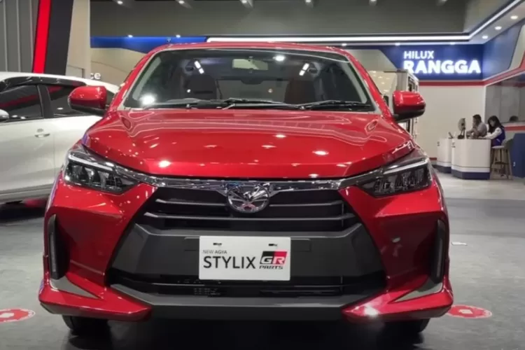 Toyota Agya 2025 adalah generasi terbaru dari city car populer Toyota di Indonesia, tampil dengan desain segar, fitur modern, dan efisiensi tinggi (Tangkapan Layar YouTube  AutonetMagz)