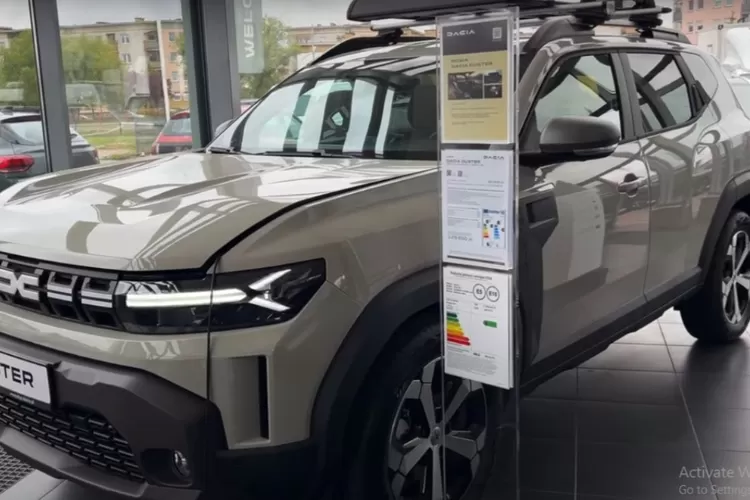Dacia Duster 2025 menawarkan perpaduan ideal antara fungsi, kenyamanan, dan nilai guna desain tangguh, banyak fitur, kapasitas ruang besar, dan tetap sangat terjangkau. (Tangkapan Layar YouTube MY FUTURE CAR)