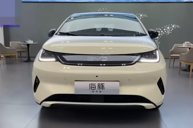BYD adalah produsen mobil listrik asal Tiongkok yang semakin agresif memasuki pasar global, termasuk Indonesia. (Tangkapan Layar YouTube  Otomotif Terbaru)