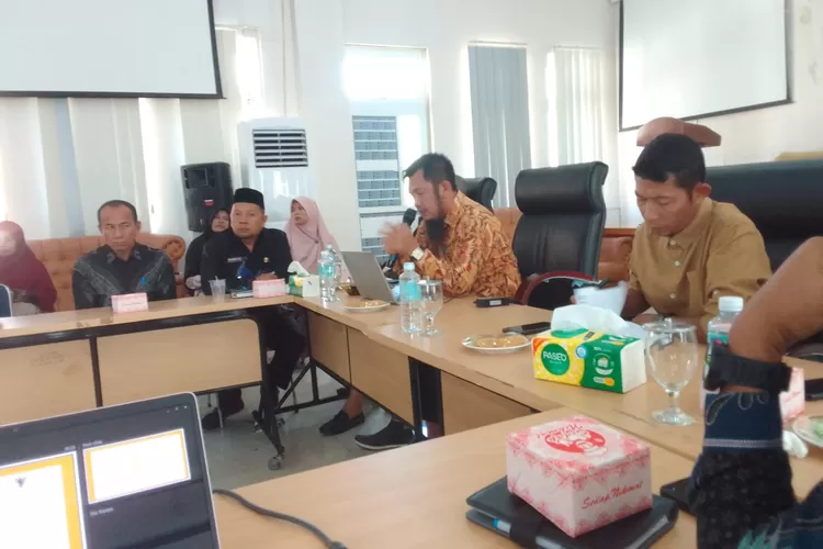 Orientasi Penyusunan Renstra SKPK tahun 2025-2029 yang berlangsung di Aula Dikila Kantor Bappeda Abdya, Kamis (3/7/2025).