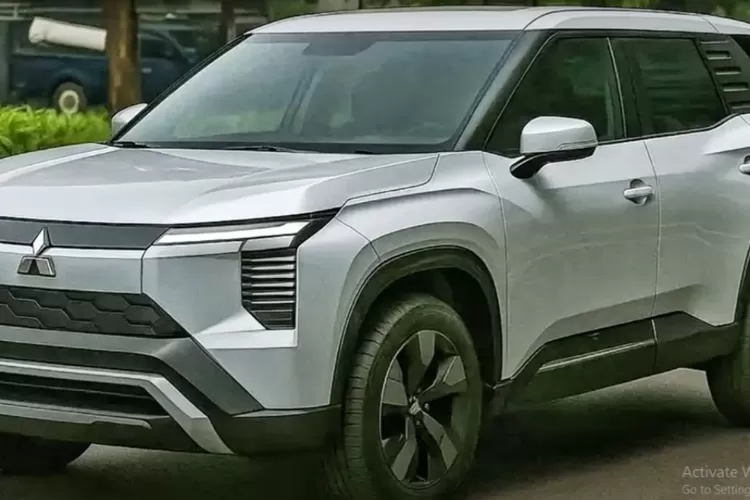Mitsubishi Destinator 2025 menghadirkan banyak hal menarik yang semakin memperkuat posisinya di segmen SUV kompak. (Tangkapan Layar YouTube A4 Automotive)