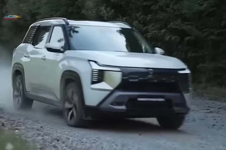 Mitsubishi Destinator 7 seater terbaru akhirnya resmi hadir di Indonesia, menawarkan kendaraan keluarga yang menggabungkan desain gagah, kenyamanan maksimal, dan teknologi modern. (Tangkapan Layar YouTube CarForLife)