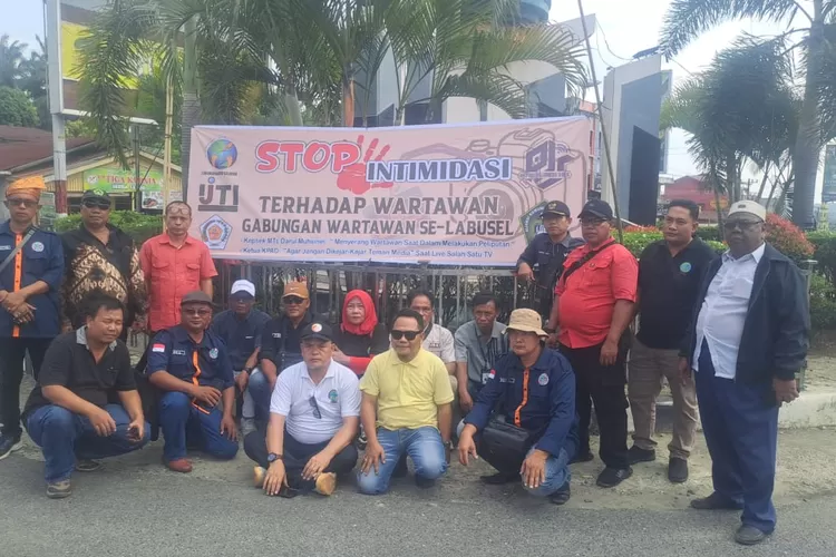 wartawan Labusel saat melakukan aksi