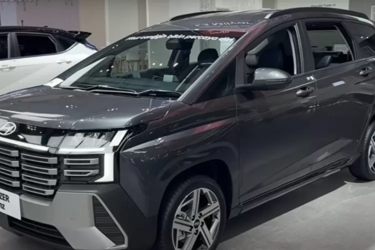 Hyundai STARGAZER Cartenz hadir sebagai varian khusus yang dirancang untuk menyasar kebutuhan keluarga di Indonesia, dengan memahami keunikan selera dan cara hidup masyarakat setempat. (Tangkapan Layar YouTube  AutonetMagz)