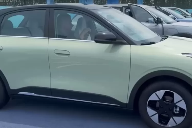 Geely Star Wish 2025 adalah mobil listrik kompak yang dirancang untuk pasar perkotaan dan pembeli muda. (Tangkapan Layar YouTube AutonetMagz)