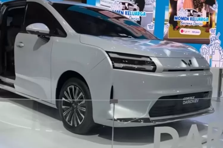  Wuling Cortez DARION adalah varian terbaru dari MPV Wuling Cortez yang tampil dengan pembaruan desain dan peningkatan fitur. (Tangkapan Layar YouTube AutonetMagz)
