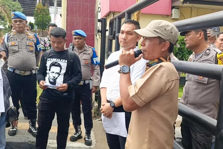 Puluhan Massa Asal Sergai Aksi Unjukrasa, ALISSS Minta Kapoldasu Periksa Atek dan Suwandi Wijaya