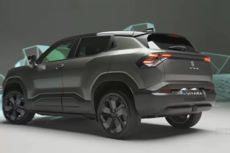 Suzuki Vitara 2025 hadir dengan perubahan signifikan yang membuatnya lebih modern, aman, dan efisien. (Tangkapan Layar YouTube YOUCAR)