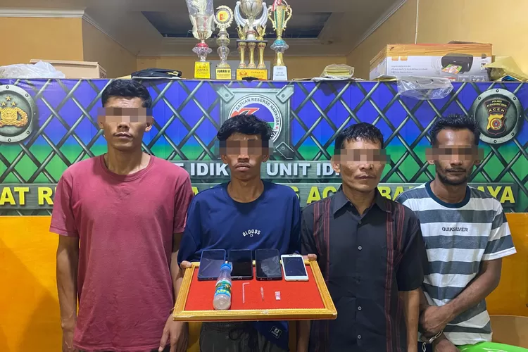 Keempat terduga pemakai sabu digelandang ke Mapolres Abdya, Kamis malam (14/8/2025)