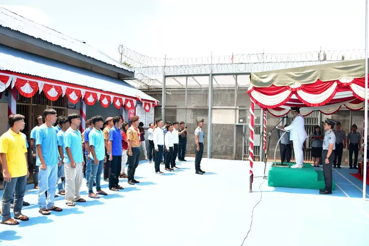Tema "Bersatu Berdaulat, Rakyat Sejahtera, Indonesia Maju" merupakan refleksi atas visi besar bangsa Indonesia yang tengah kita semua perjuangkan.