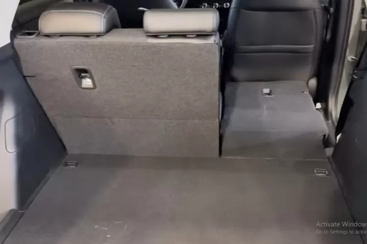 Honda HR-V Facelift 2025 menamai fitur kursi belakang yang sangat fleksibel sebagai Magic Seats. (Tangkapan Layar YouTube crospotter13)