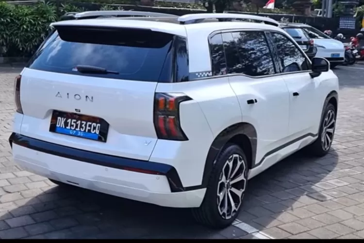 AION V adalah sebuah crossover listrik yang dirancang untuk memberi kesan mewah meski ditawarkan dengan harga yang relatif terjangkau. (Tangkapan Layar YouTube Advent Christina)