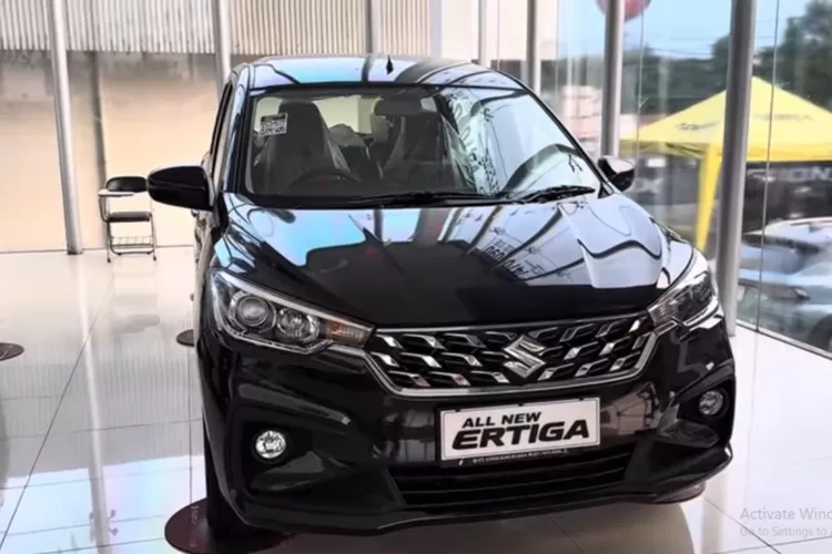 Kendaraan ini tampil elegan dan tidak mencolok dalam warna hitam yang mengesankan kesan mewah sekaligus praktis. (Tangkapan Layar YouTube  Edy Gunanda)