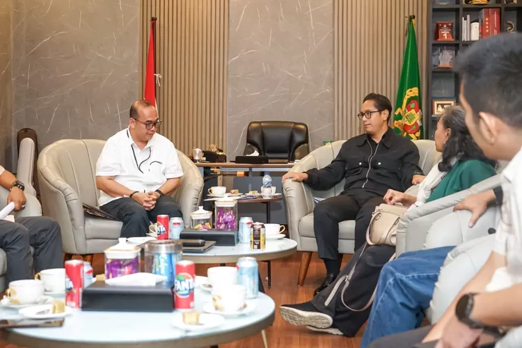 Wali Kota Rico Waas adakan pertemuan dengan Tim Monitoring Kesehatan Kota Medan, Selasa (2/9/2025).