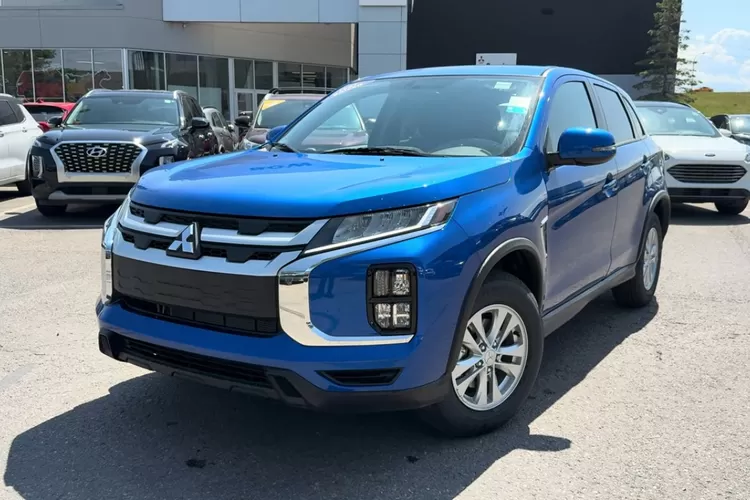 Mitsubishi RVR dengan trim SE dan sistem penggerak &ldquo;AWC&rdquo; (All-Wheel Control). (Tangkapan Layar YouTube Mehar at Bow Mitsubishi)