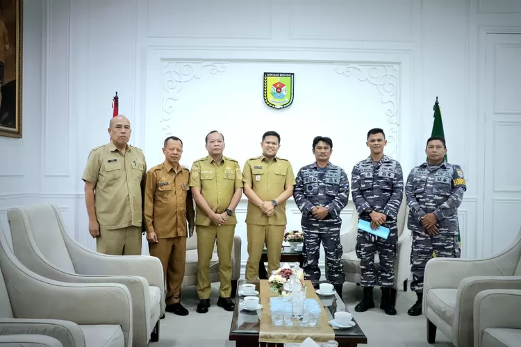 Audiensi pertama diisi dengan kehadiran Komandan Polisi Militer I/Bukit Barisan Detasemen Polisi Militer (Denpom) I/1 Pematang Siantar Mayor Cpm Haru Prabowo