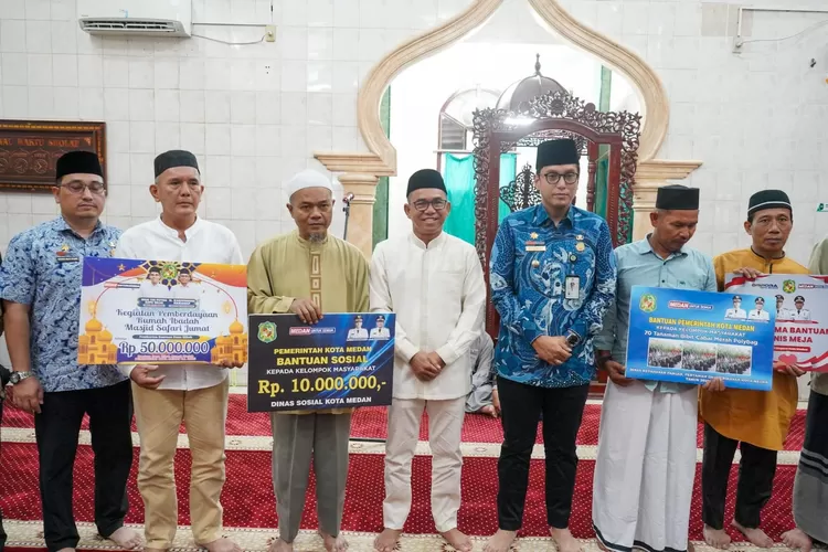 Rico Waas dan Zakiyuddin Bersafari Jumat di Masjidil d Al Ikhwan Kecamatan Medan Timur, Jumat (3/10/2025).