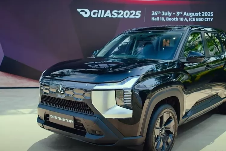 Mitsubishi Destinator GLS adalah SUV 7-penumpang dari Mitsubishi yang menempatkan dirinya di antara mobil keluarga dan SUV premium. (Tangkapan Layar YouTube Teguhku)
