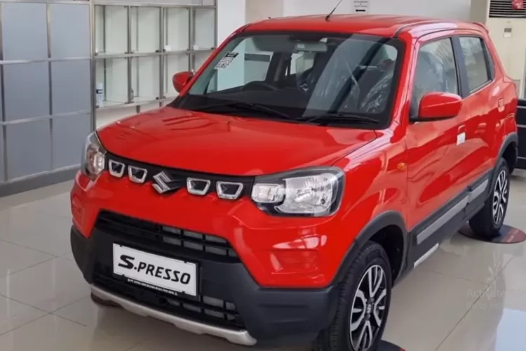 Suzuki S-Presso dikenal sebagai salah satu mobil paling irit di kelasnya, terutama bagi mereka yang mencari kendaraan harian yang efisien, simpel, dan ekonomis. (Tangkapan Layar YouTube Alief Suzuki Mobil)
