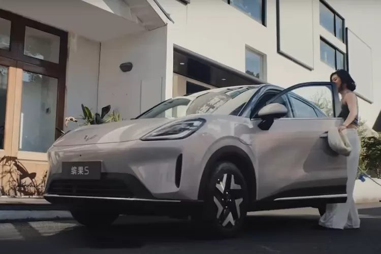 The All-New Wuling Bingou S adalah mobil listrik kompak yang dirancang agar pengguna merasakan kenyamanan ruang yang lega sekaligus tampil gaya. (Tangkapan Layar YouTube Wuling Motors Global)