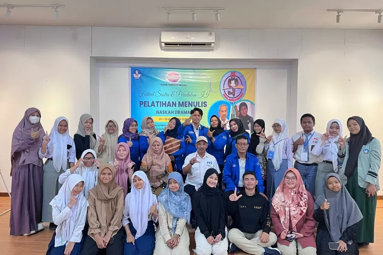 Penyelenggaraan Festival Drama Epos Perjuangan Tingkat Pelajar dan Mahasiswa oleh Teater GENERASI didasari beberapa pertimbangan mendalam yang bersifat kultural, edukatif, dan sosial.